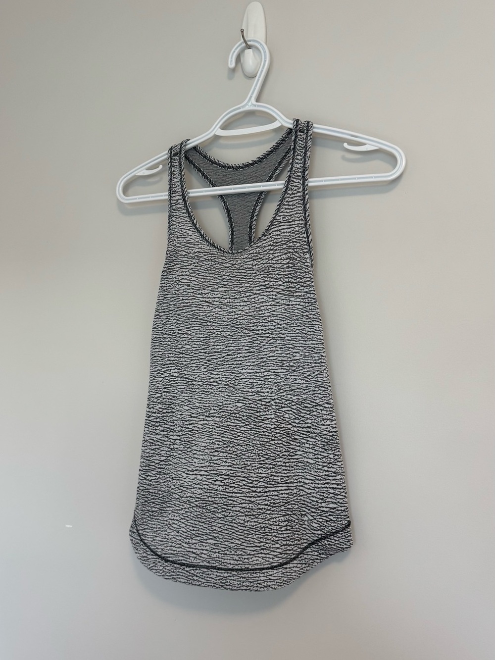 Lululemon Long Distance Tank
Sheer Luon Pebble Jacquard